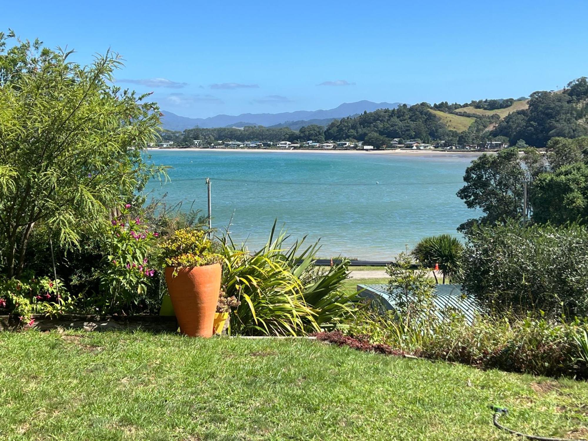 Brophys Beach Studio Whitianga Bagian luar foto
